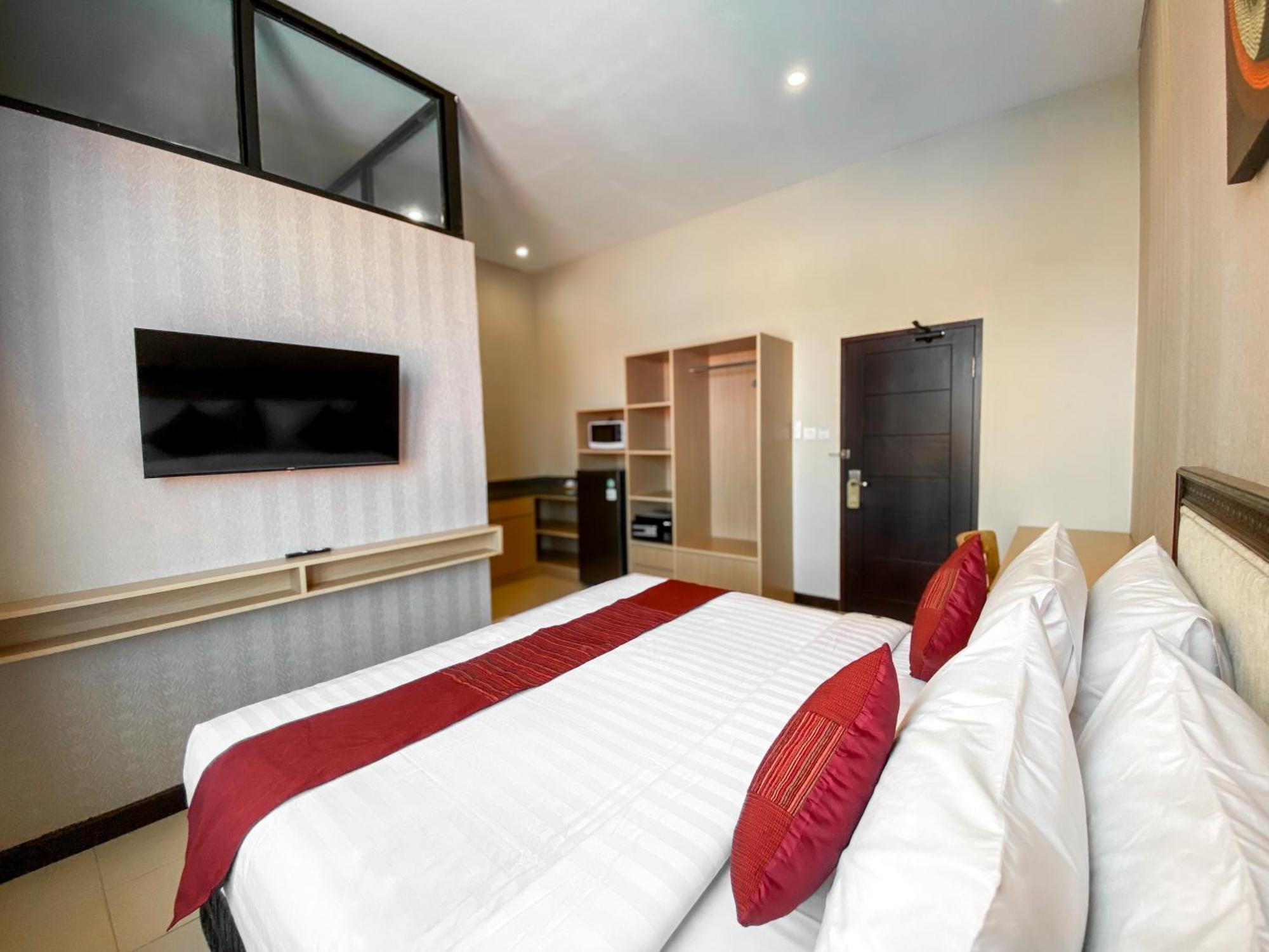 Svarna Suites Seminyak Exterior foto