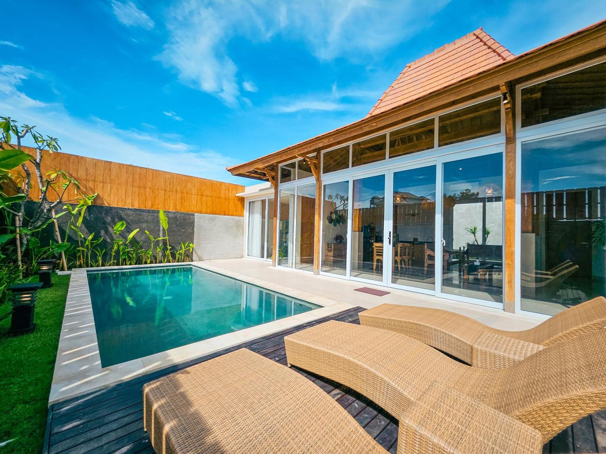 Svarna Suites Seminyak Exterior foto