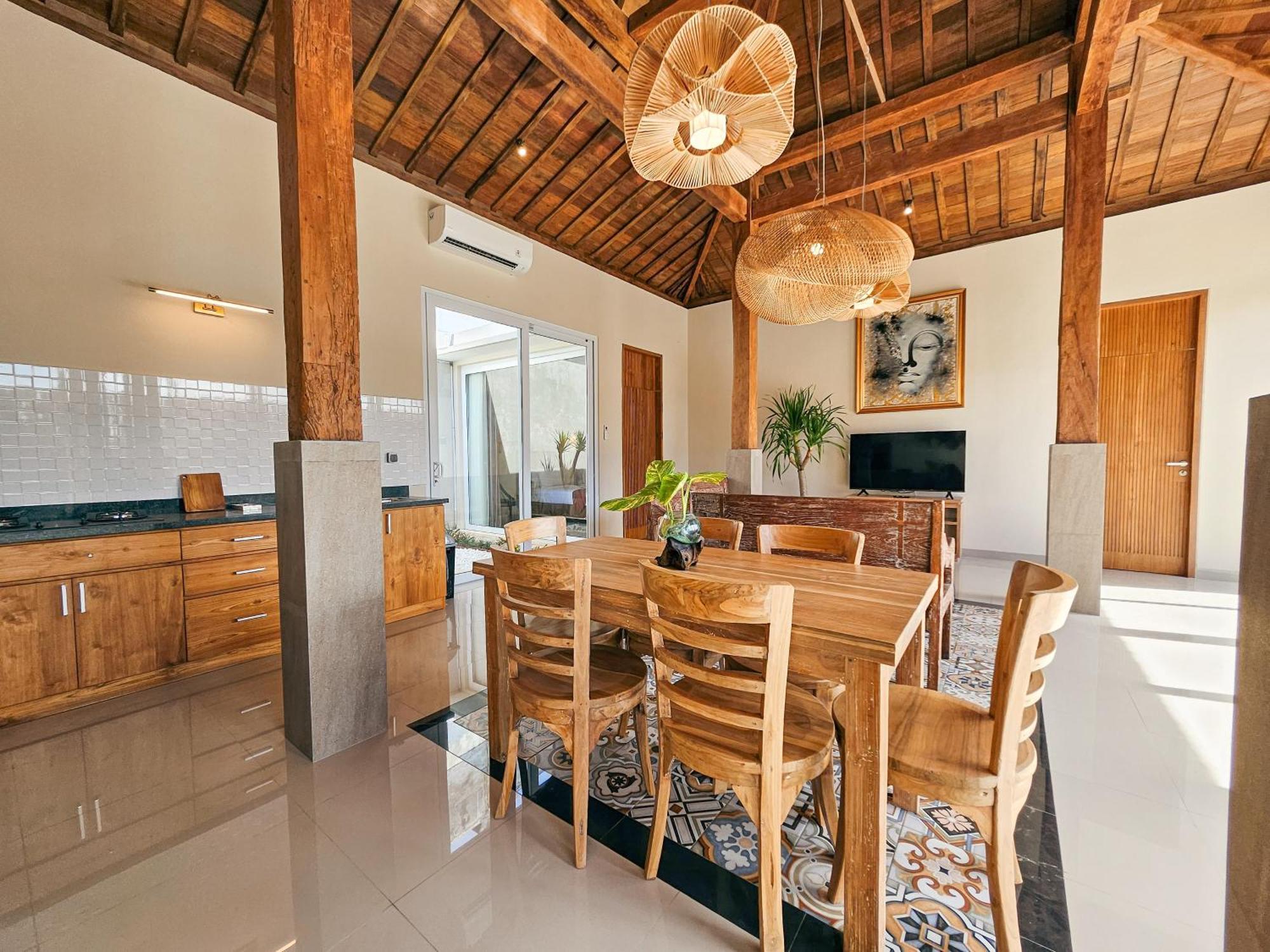 Svarna Suites Seminyak Exterior foto